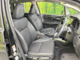 運転席シート廻りは使用感も少なく、良好な状態となっています。前オーナー様が丁寧に使っていたことがよくわかりますね。