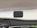 【パワーバックドア】スマートキーや運転席のボタンを押すだけでリアゲートが自動で開閉します!荷物を持っている時や、高い位置にあるバックドアを閉める際に便利な機能です♪