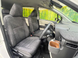 運転席シート廻りは使用感も少なく、良好な状態となっています。丁寧に使われていたことがよくわかりますね。