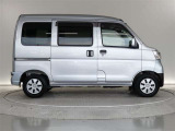 大きな開口部のスライドドアは、狭い駐車スペースでも乗り降りや荷物の積み下ろしも楽々です。