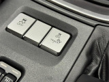 【TRACKモード】限界付近でのドライバーのコントロール領域を残しながら、スピン挙動の緩和をサポートするTRACKモードを採用。メーターもサーキット走行に特化した専用レイアウトを搭載。