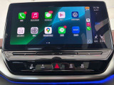 Apple CarPlayやAndroid AutoはUSBケーブルにて接続可能です。