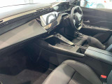 助手席。運転中も疲れを感じさせない、すわり心地の良いシート