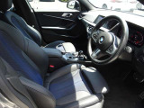 弊社はBMW正規販売店として歴史がございますので、BMW旧モデルから新型車まで商品知識と整備知識を備えております。ご納車後のご不明な点等も、お気軽に弊社担当者まで直接お問い合わせ下さい。