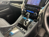 気になる車はすぐにお問い合わせください!画面右側の0066から始まる無料ダイヤルからお問い合わせ下さい!専門スタッフがお車のご質問にお答えいたします!