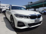 長期にわたる保証を実現。安心の無償保証。2年間のBMWプレミアムセレクション保証と延長保証(別途費用)を合わせて最大4年間の保証。万一の故障に長期間備えることができ、ご安心してお乗り頂けます。