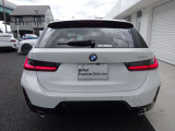 BMW正規販売店のお車は、全てのお車にBMW認定中古車保証書が発行されます。保証約款もございますので、保証内容が明確でございます。お客様にご安心してお乗り頂けますよう、全力でお客様をサポート致します。