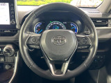【純正革巻きステアリング】上質な革を使用することで、手にしっかり馴染みとても運転しやすいハンドルです♪
