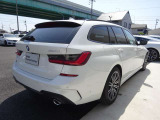 長期にわたる保証を実現。安心の無償保証。2年間のBMWプレミアムセレクション保証と延長保証(別途費用)を合わせて最大4年間の保証。万一の故障に長期間備えることができ、ご安心してお乗り頂けます。