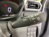 【オートライト】周りの明るさに応じて自動でヘッドライトの点灯・消灯ができる機能です!ライトの付け忘れ・消し忘れなどが無くなり、雨の日や夕方の走行も安心!トンネル通過時も便利ですね♪