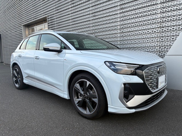 Q4 e-tron 45 Sライン 