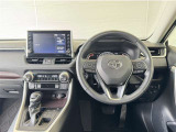 RAV4ならではの見晴らしのよい前方視界で、快適なドライブをお楽しみいただけます。