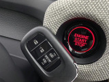気になる車はすぐにお問い合わせください!画面右側の0066から始まる無料ダイヤルからお問い合わせ下さい!専門スタッフがお車のご質問にお答えいたします!