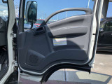 ☆クルマ買ったらエンジンオイル無料のテクノオートリアルです。納車時より走行距離4000キロ又は6ヶ月に一回のペースでご来店していただければ、エンジンオイル交換が無料です!工賃・オイル代金が0円!