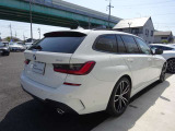 BMW正規販売店のお車は、全てのお車にBMW認定中古車保証書が発行されます。保証約款もございますので、保証内容が明確でございます。お客様にご安心してお乗り頂けますよう、全力でお客様をサポート致します。