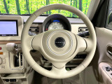 【純正革巻きステアリング】上質な革を使用することで、手にしっかり馴染みとても運転しやすいハンドルです♪