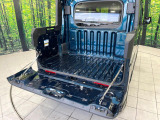 普段のお買い物や通勤、送迎等に十分な荷室スペースを確保しております。セカンドシートを倒すと、大きな荷物の積載も可能です♪