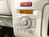 【オートエアコン】一度お好みの温度に設定すれば、車内の温度を検知し風量や温度を自動で調整。暑い…寒い…と何度もスイッチ操作をする必要はありません。快適な車内空間には必須の機能ですね♪