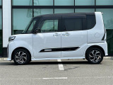 【左】当社基準による調査の結果、修復歴車と判断された車両は一部店舗を除き、販売を行なっておりません。万一、納車時に修復歴があった場合にはご契約の解除等に応じます。