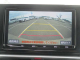 バックカメラ付き♪車庫入れ、バックでの駐車時に後方が見える事での安心感は大きいです☆一度装備したら外せなくなるアイテムです♪