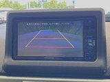 【バックカメラ】駐車時に後方がリアルタイム映像で確認できます。大型商業施設や立体駐車場での駐車時や、夜間のバック時に大活躍!運転スキルに関わらず、今や必須となった装備のひとつです!