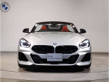 【キドニーグリル】BMWは約90年もの間、ほぼ全ての車両にひと目でBMWだと分かるこの特徴的なフロントグリルが備えられ、デザイン・アイコンとして親しまれてきました。