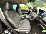 運転席シート廻りは使用感も少なく、良好な状態となっています。丁寧に使われていたことがよくわかりますね。