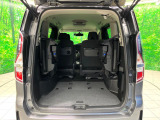 積み下ろしのしやすいデッキにはたっぷりと荷物を積み込んでいただけます。遊びから仕事まで、様々なシーンで頼れます♪