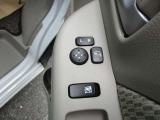 ドアミラーの鏡面の調節、格納は運転席からすべて操作できます!