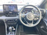カジュアルでスポーティーな運転席周り