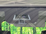 【スズキ レーダーブレーキサポート】走行中に前方の車両等を認識し、衝突しそうな時は警報とブレーキで衝突回避と被害軽減をアシスト。より安全にドライブをお楽しみいただけます。