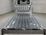 当社メカニックによる『プロの視点』でご納車前の整備を行います!お客様に安全且つ安心して気持ちよくお乗りいただけるように真心込めて整備いたします。
