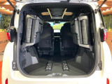 普段のお買い物や通勤、送迎等に十分な荷室スペースを確保しております。セカンドシートを倒すと、大きな荷物の積載も可能です♪