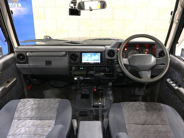 トヨタ ランドクルーザー70 4.2 ZX ディーゼル 4WD の中古車詳細