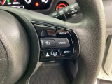 ハンドルにHondaセンシング系のクルーズコントロールやレーンキープアシストなどのスイッチが装備されています。ハンドルから手を離さず安全に操作できます。