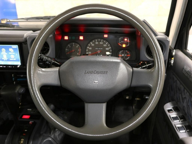 トヨタ ランドクルーザー70 4.2 ZX ディーゼル 4WD の中古車詳細