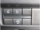 ハンズフリーオートスライドドア!荷物などで両手がふさがっていても、片足を振り入れるだけでスライドドアが開閉できます!