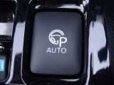 【プロパイロットパーキング】駐車可能枠がPマークで表示されスイッチを押し続けるだけでステアリング・アクセル・ブレーキ・シフト操作が自働で行われる。最後にはパーキングブレーキも作動します♪