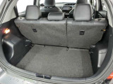 リアシートの後ろに荷物が載せられます。