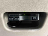 ETCカードを挿入することで高速道路を利用する際の支払いがキャッシュレスに