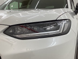 LEDヘッドライトは、点灯の瞬間から最大光量を発揮し、突然暗くなるトンネルなどでの安定感を高めます。