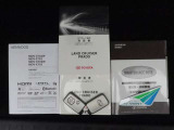 取扱説明書と整備記録簿(メンテナンスノート)が付いています。メンテナンスノートには、整備内容・走行距離等が記載されていますので安心ですね!