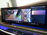リアビューカメラ。ガイドラインとパークディスタンスコントロールで安全に車庫入れ可能。