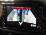 パノラミックビューモニター付きです。車両を上から見たような映像をディスプレイオーディオ画面に表示。運転席からの目視だけでは見にくい、車両周辺の状況をリアルタイムでしっかり確認できます。