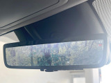 【デジタルインナーミラー】後席の大きな荷物や同乗者で後方が確認しづらい時でも安心!カメラが撮影した車両後方の映像をルームミラー内に表示。クリアな視界で状況の確認が可能です!