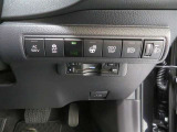 AC100V、VSC OFF、ステアリングヒーター、ODO/TRIP、オートマチックハイビーム、各スイッチ。 手動光軸調整ダイヤル。 ETC付で高速道路もすいすい♪