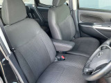 快適に運転できるドライブポジション!運転席シートリフターとシートスライドで、無理のない運転姿勢がとれます。