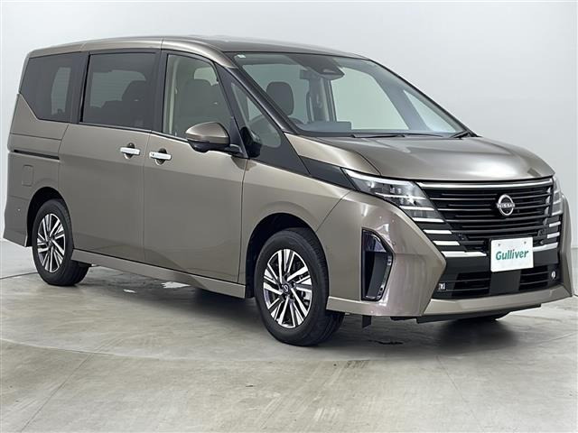 セレナ 1.4 e-4ORCE ハイウェイスターV 4WD 4WD 修復歴無し