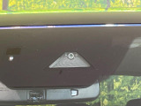 【スマートブレーキサポート】走行中に前方の車両等を認識し、衝突しそうな時は警報とブレーキで衝突回避と被害軽減をアシスト。より安全にドライブをお楽しみいただけます。