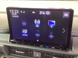 ナビ機能だけでなく、ミュージックサーバー、Bluetooth、フルセグテレビ、DVDとCD再生など、オーディオ機能がついています。